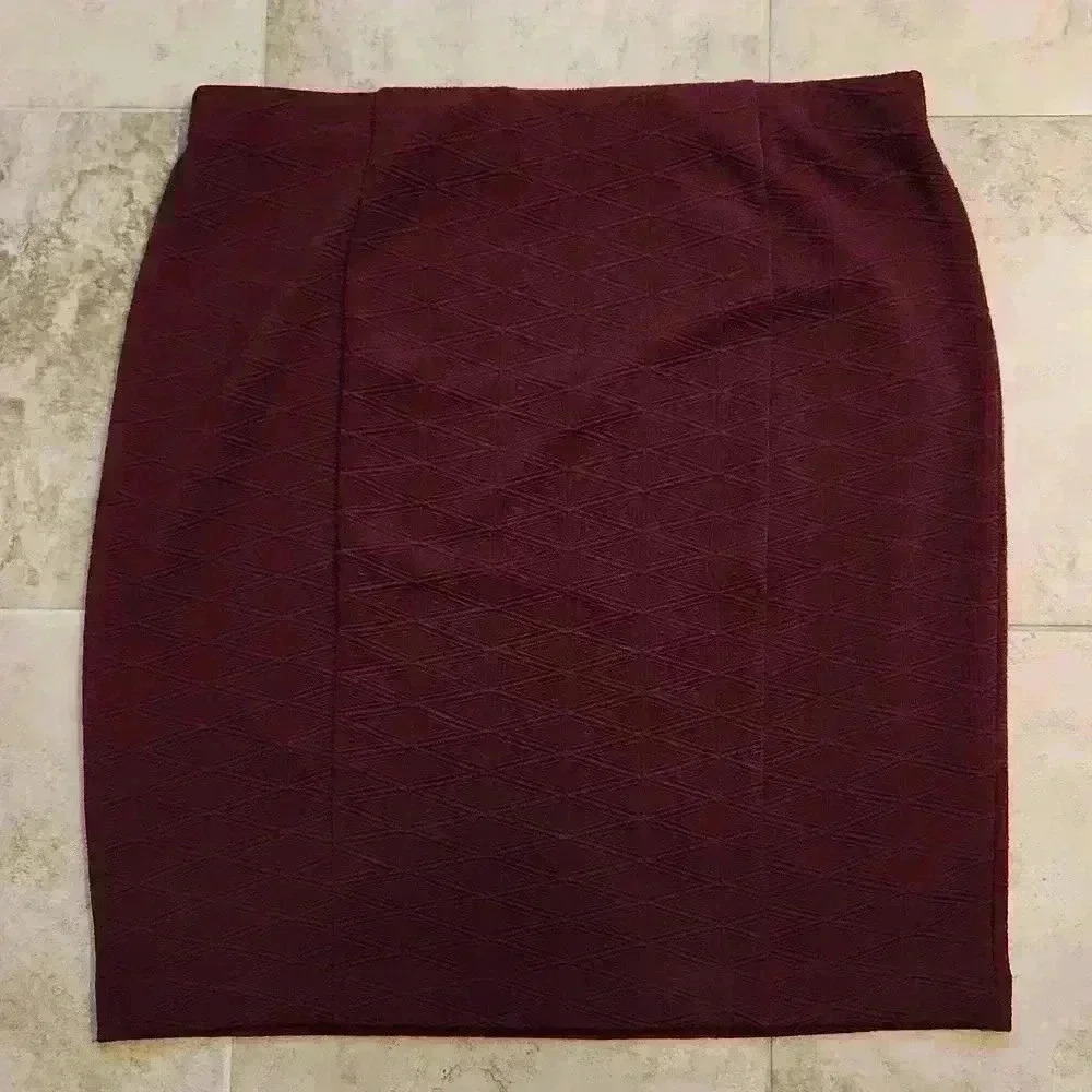 Roz & Ali Textured Geometric Skirt